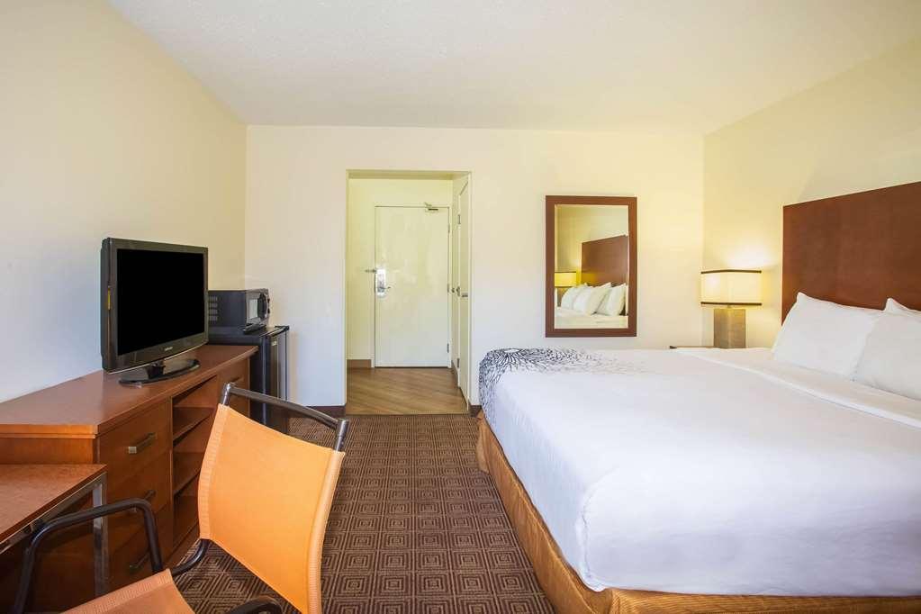 מלון Baymont By Wyndham Columbia, Mo מתקנים תמונה