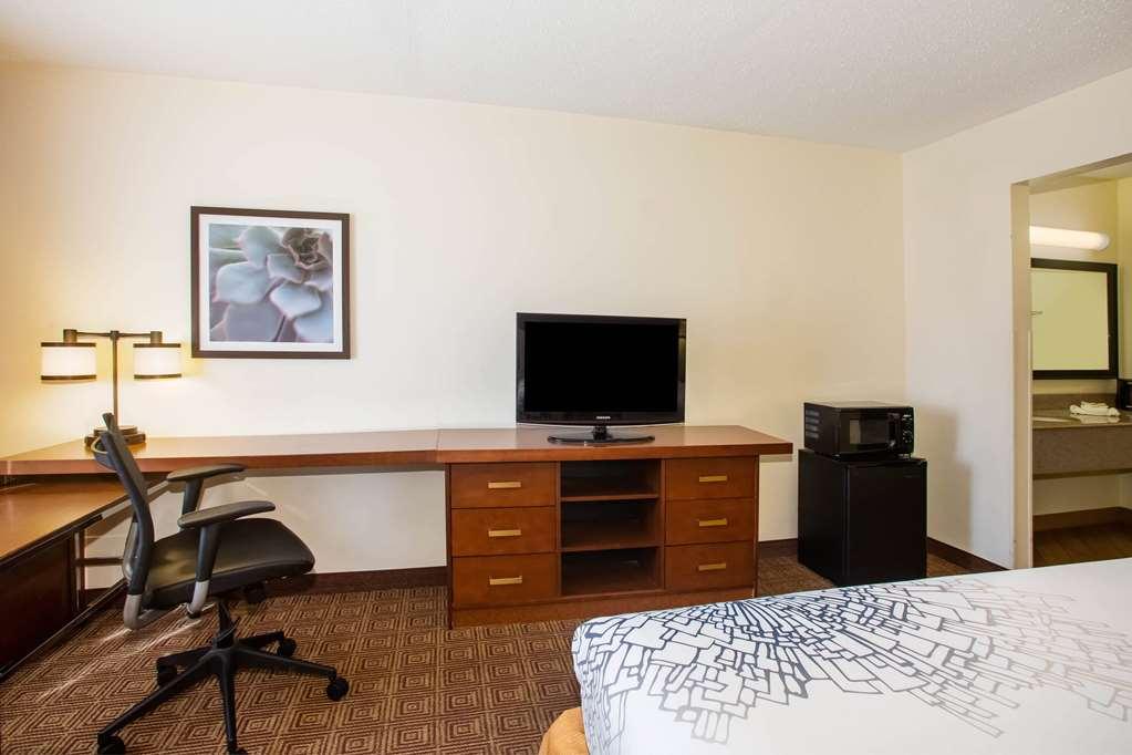 מלון Baymont By Wyndham Columbia, Mo מתקנים תמונה